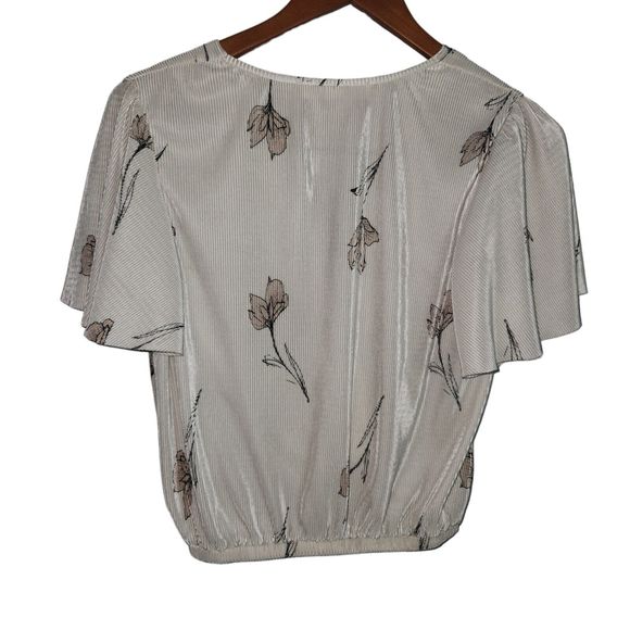 ASTR‎ The Label Cream Beige Floral Print Cross Blouse Women's Size M - Picture 2 of 7